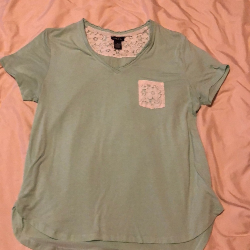 Tee shirt